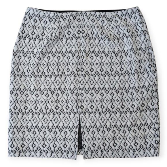 Lysse Women's Plus Size Geometric Stretch Skirt 1X Black White - Picture 2 of 8